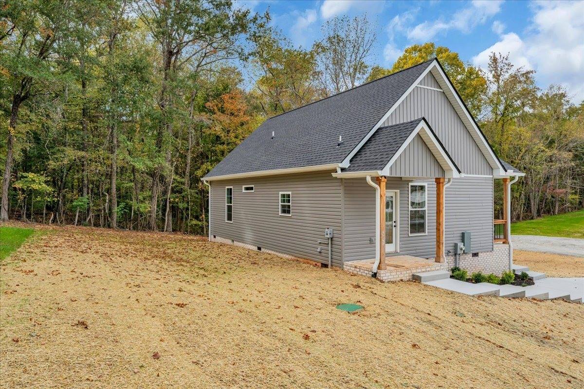 471 Sherwood Dr, McMinnville, TN 37110