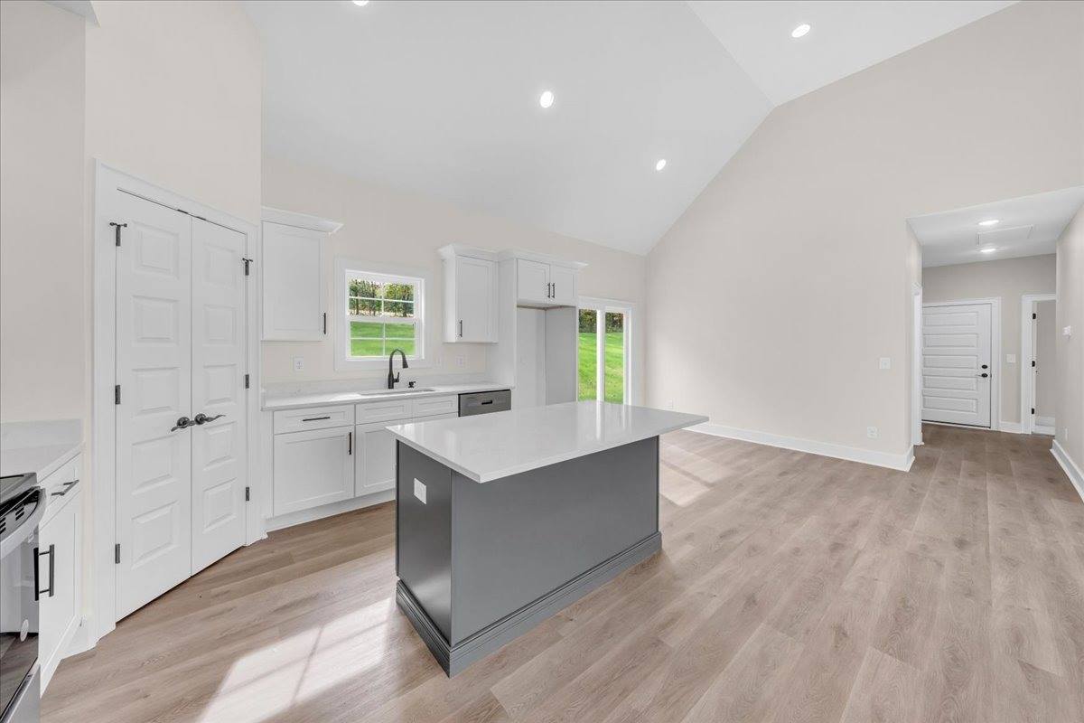 441 Sherwood Dr, McMinnville, TN 37110