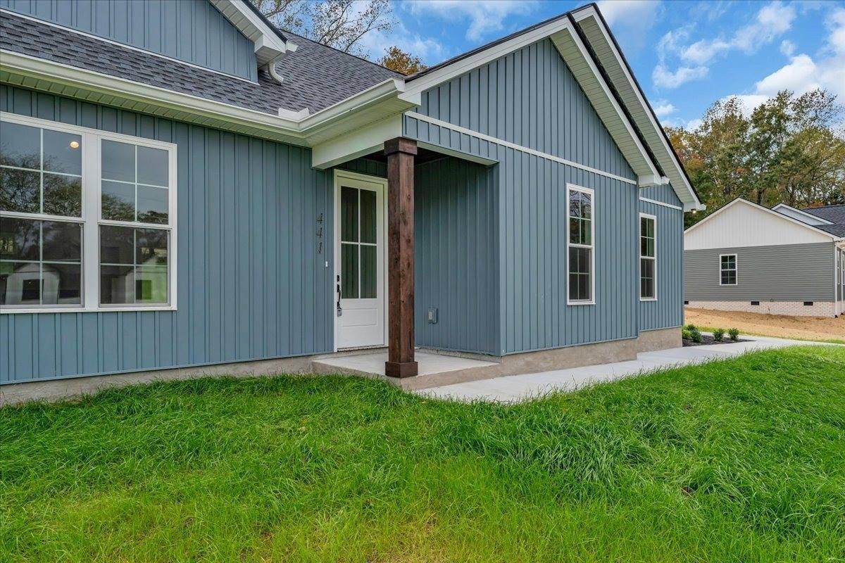 441 Sherwood Dr, McMinnville, TN 37110