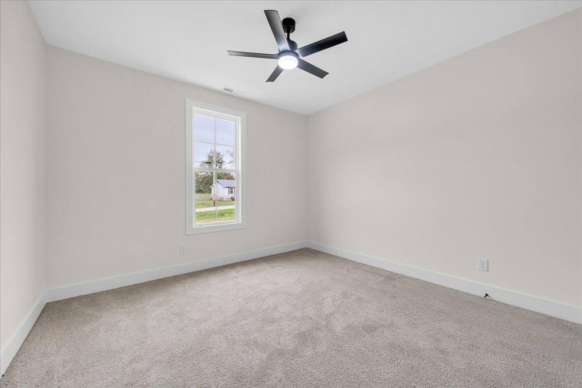 441 Sherwood Dr, McMinnville, TN 37110