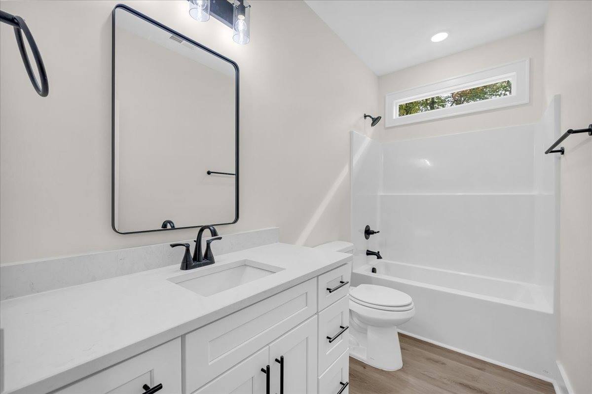 441 Sherwood Dr, McMinnville, TN 37110