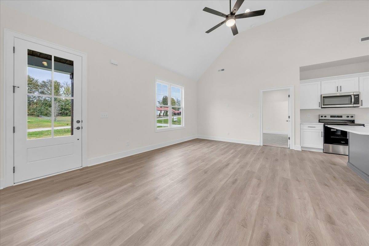 441 Sherwood Dr, McMinnville, TN 37110