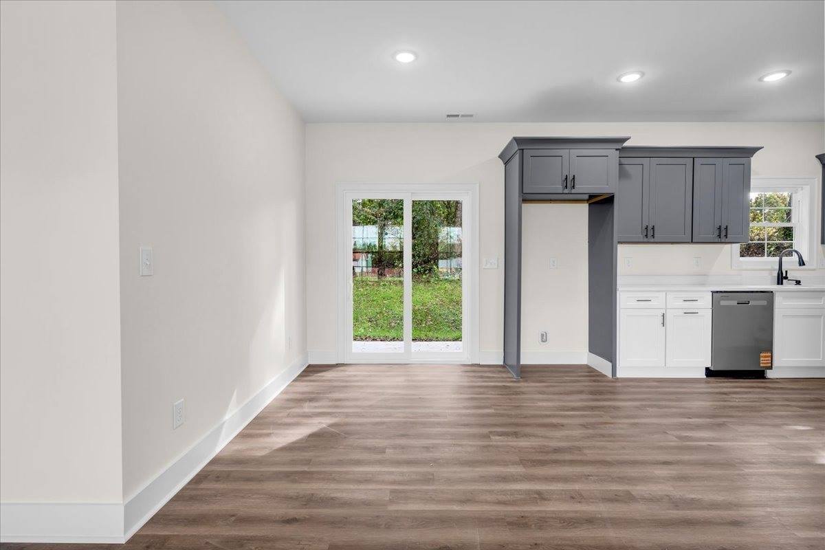 421 Sherwood Dr, McMinnville, TN 37110