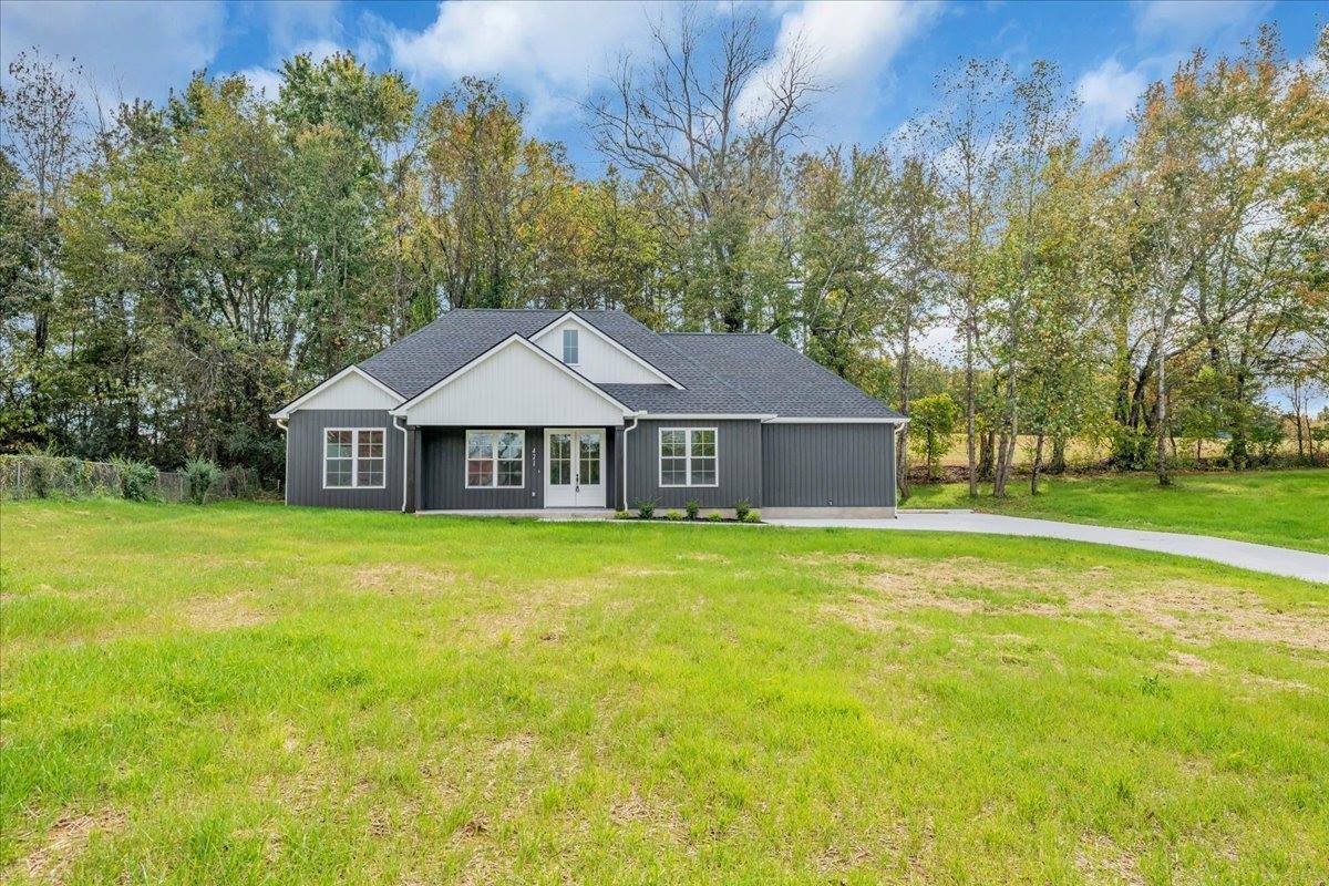 421 Sherwood Dr, McMinnville, TN 37110