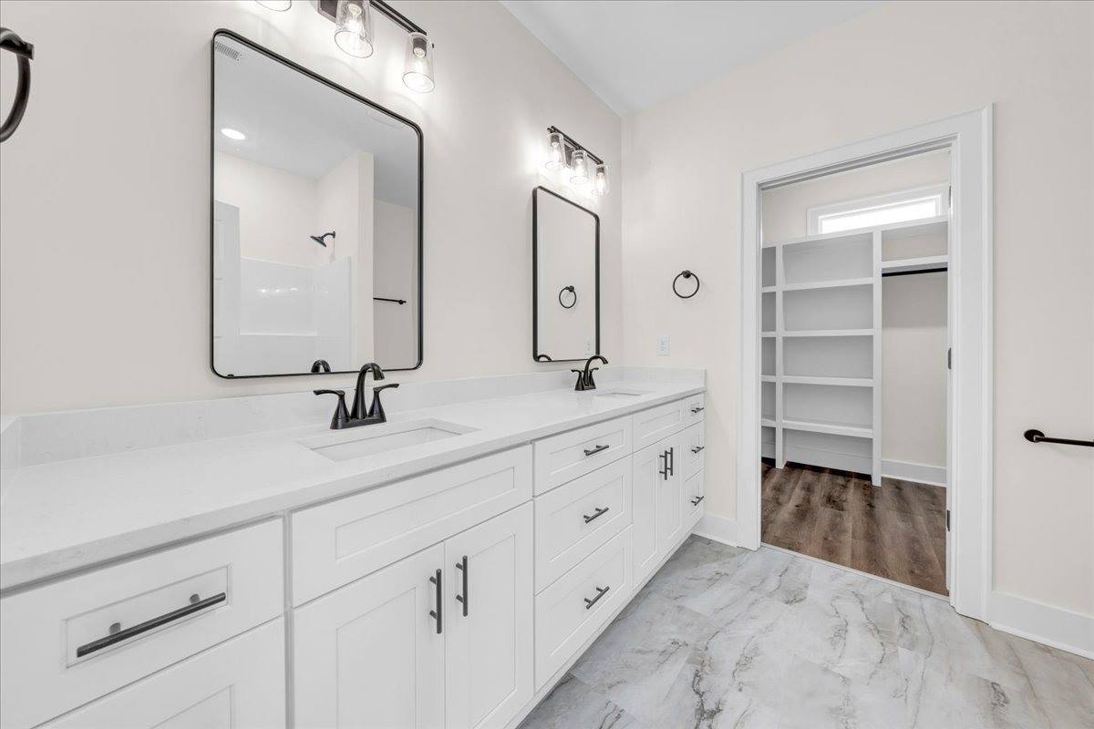 421 Sherwood Dr, McMinnville, TN 37110