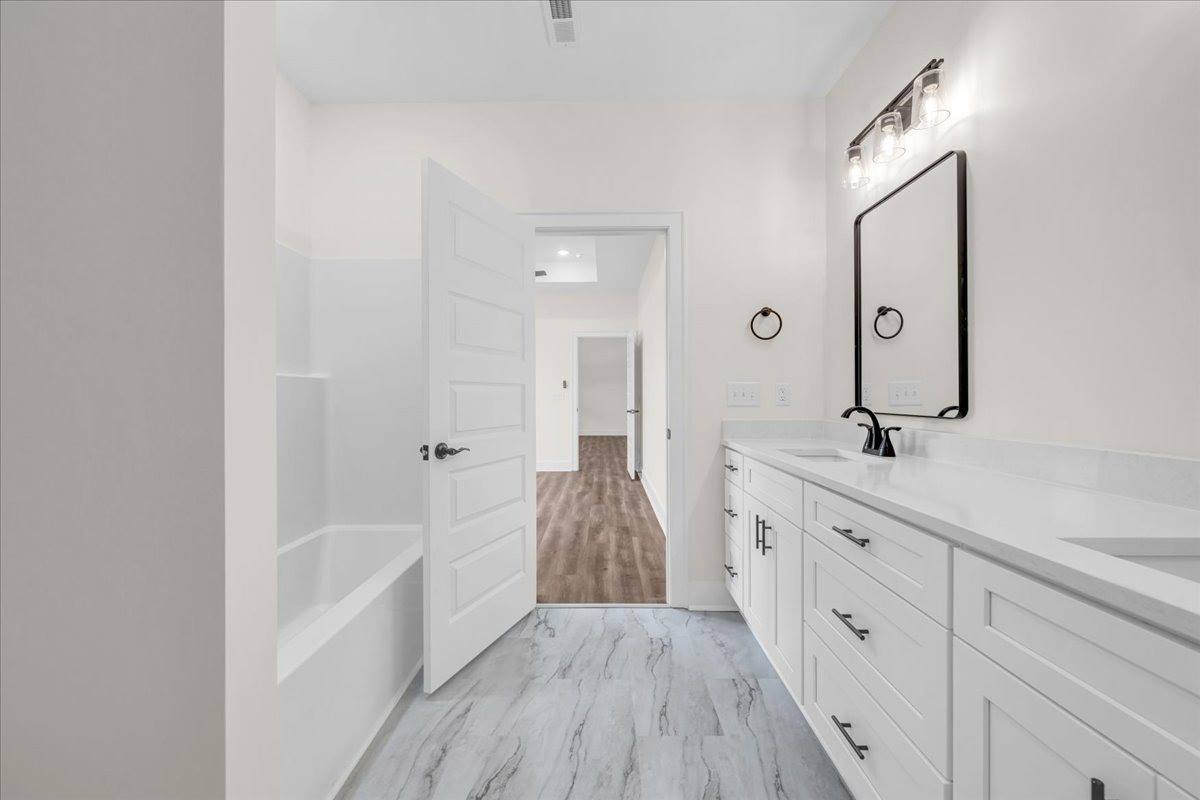 421 Sherwood Dr, McMinnville, TN 37110