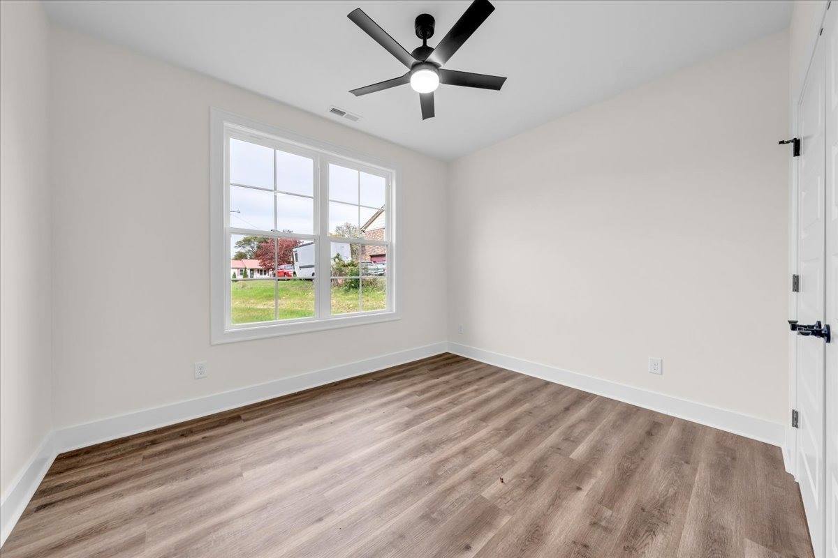 421 Sherwood Dr, McMinnville, TN 37110