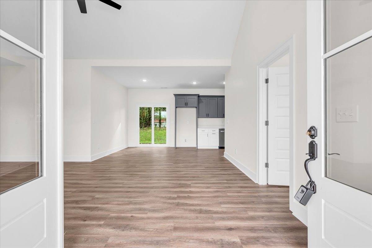 421 Sherwood Dr, McMinnville, TN 37110