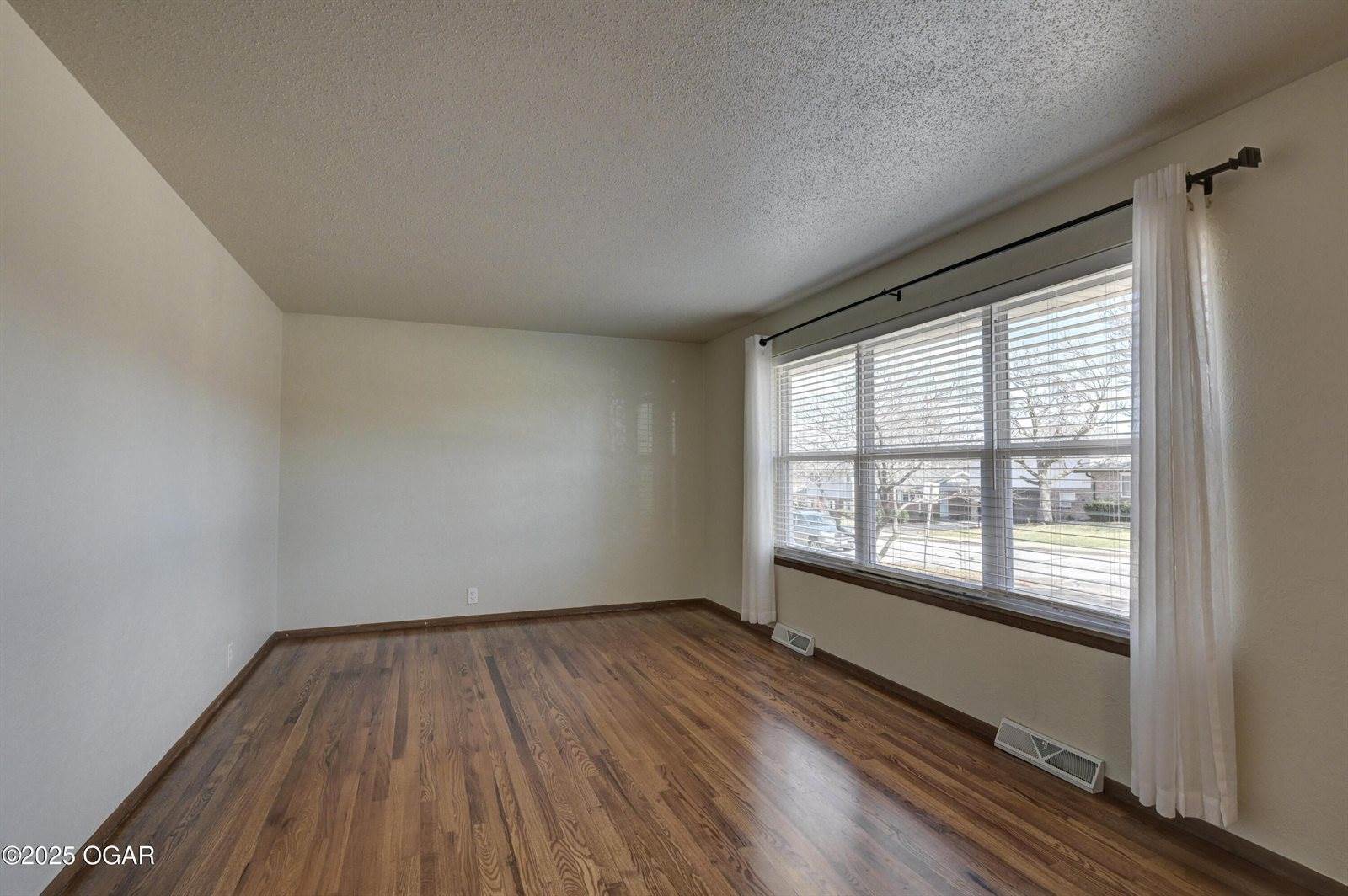 2614 South Michigan Avenue, Joplin, MO 64804