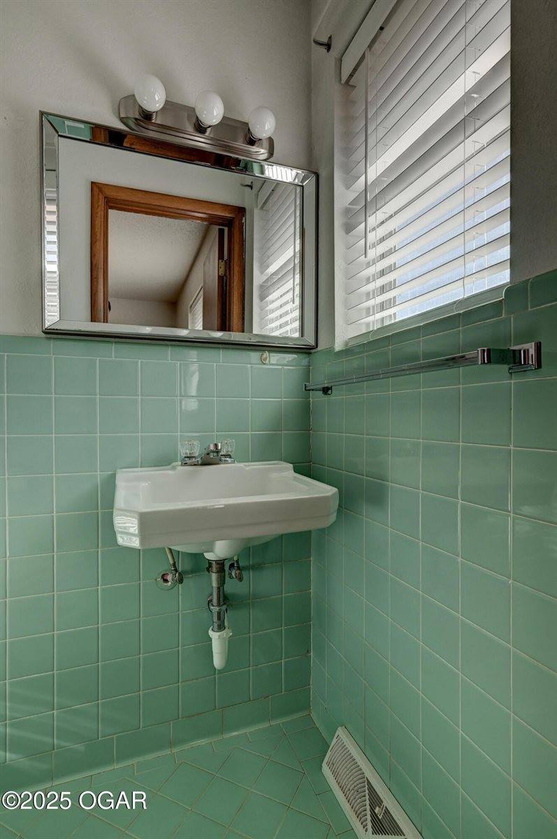 2614 South Michigan Avenue, Joplin, MO 64804