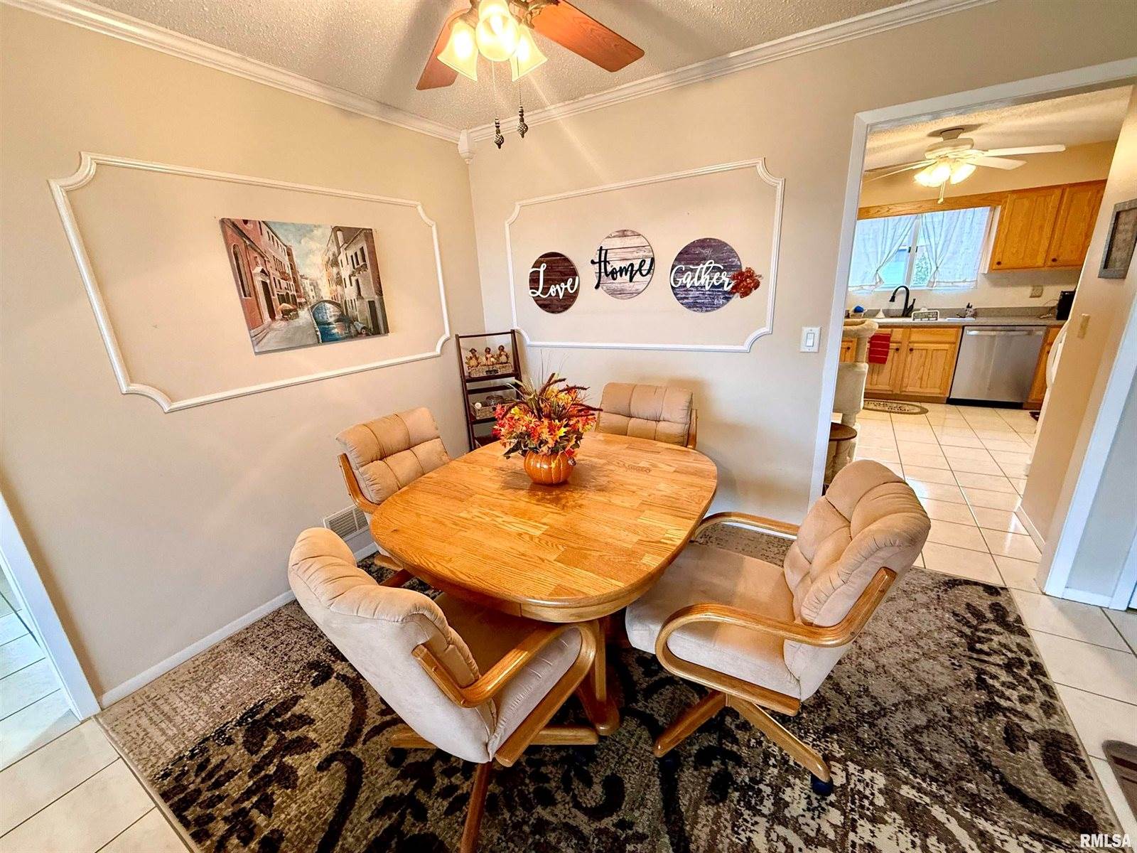 3721 35TH Street, Moline, IL 61265