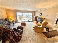 3721 35TH Street, Moline, IL 61265