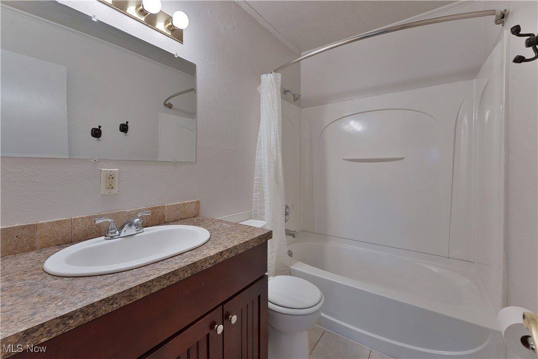 7402 Sierra Madre Trail, Boardman, OH 44512