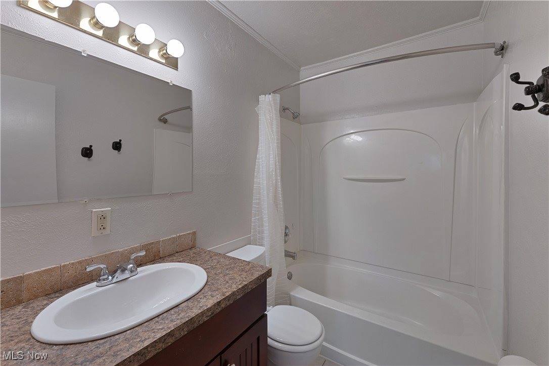 7402 Sierra Madre Trail, Boardman, OH 44512