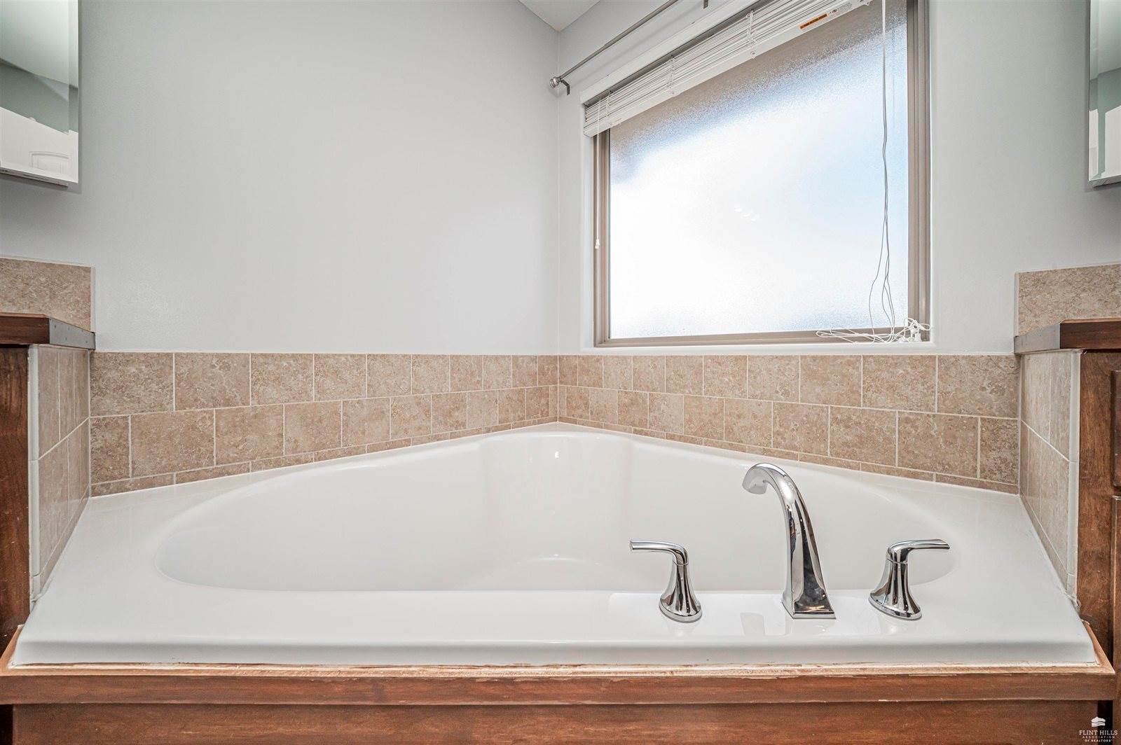 1930 Buckshot Drive, Junction City, KS 66441