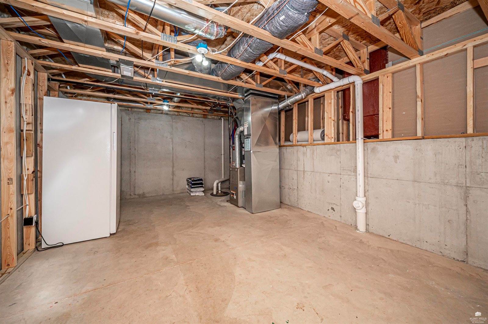 1930 Buckshot Drive, Junction City, KS 66441