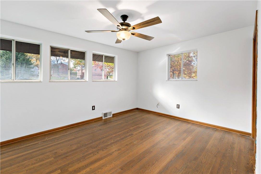 7716 Wick Dr, Ross Township, PA 15237