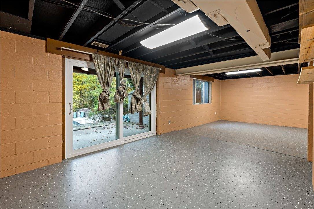 7716 Wick Dr, Ross Township, PA 15237