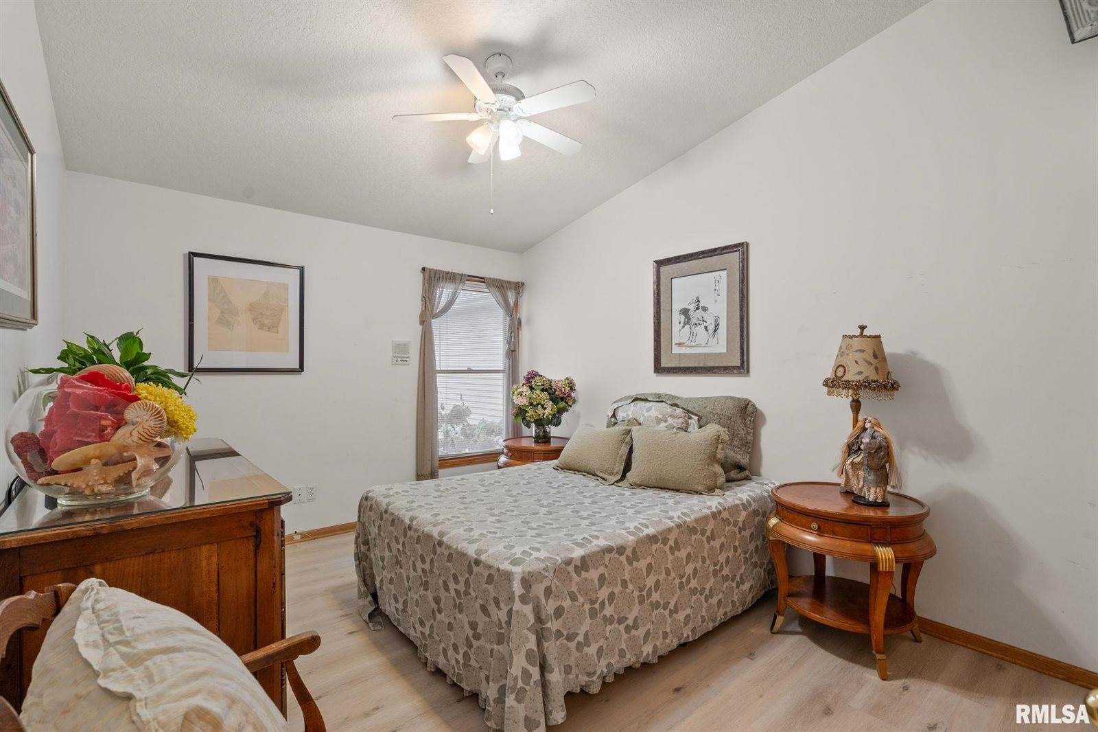 4000 Prairie Lane, Bettendorf, IA 52722