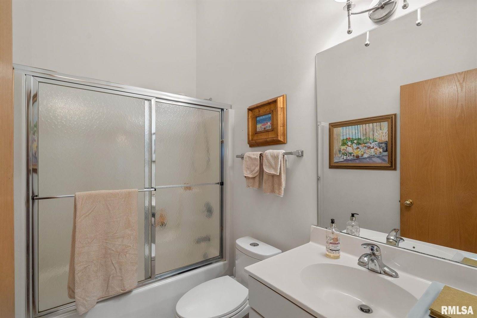 4000 Prairie Lane, Bettendorf, IA 52722