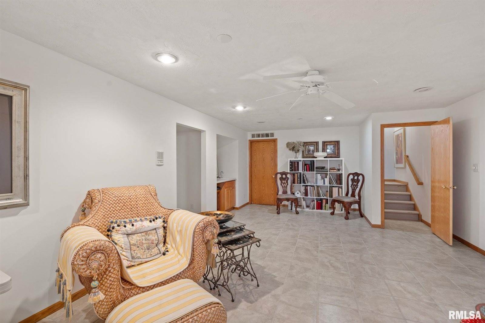 4000 Prairie Lane, Bettendorf, IA 52722