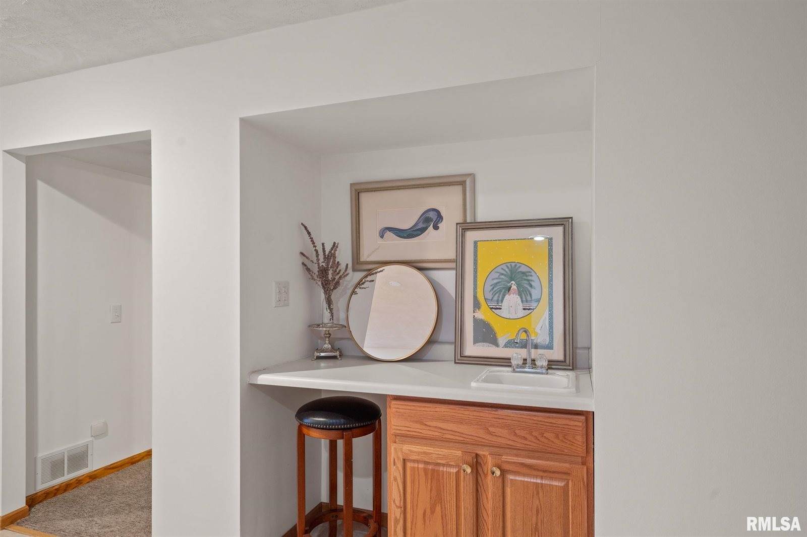 4000 Prairie Lane, Bettendorf, IA 52722