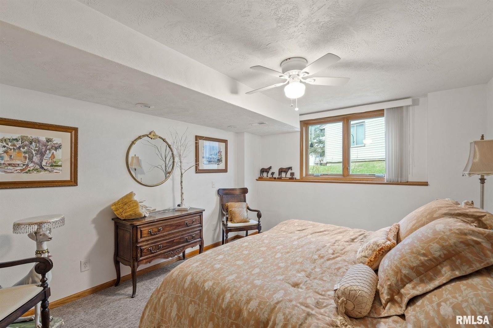 4000 Prairie Lane, Bettendorf, IA 52722