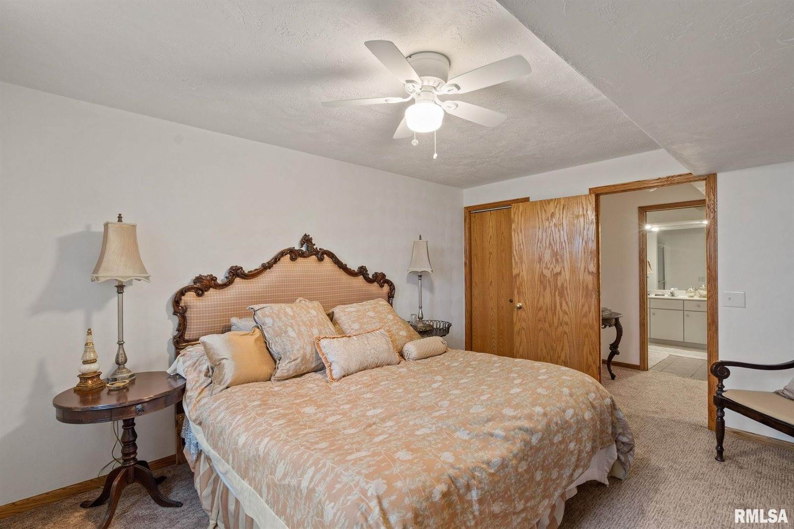 4000 Prairie Lane, Bettendorf, IA 52722