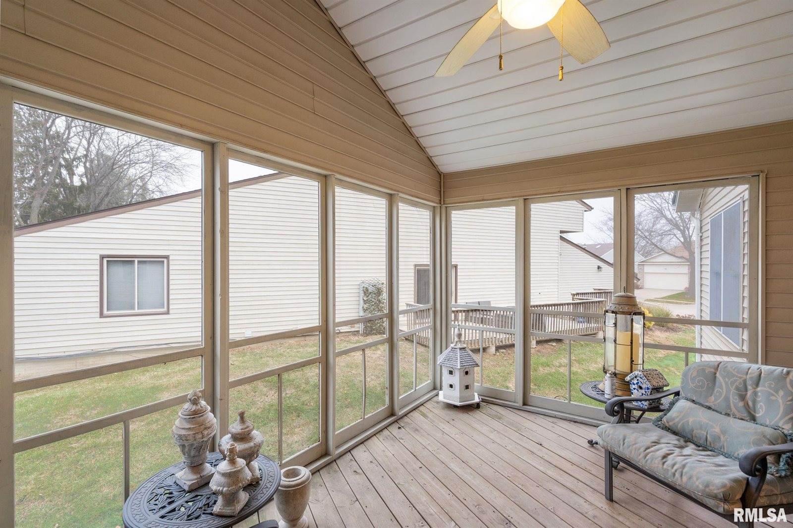 4000 Prairie Lane, Bettendorf, IA 52722