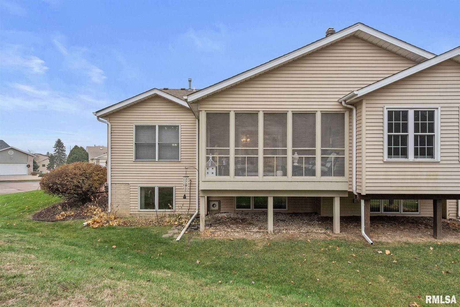 4000 Prairie Lane, Bettendorf, IA 52722