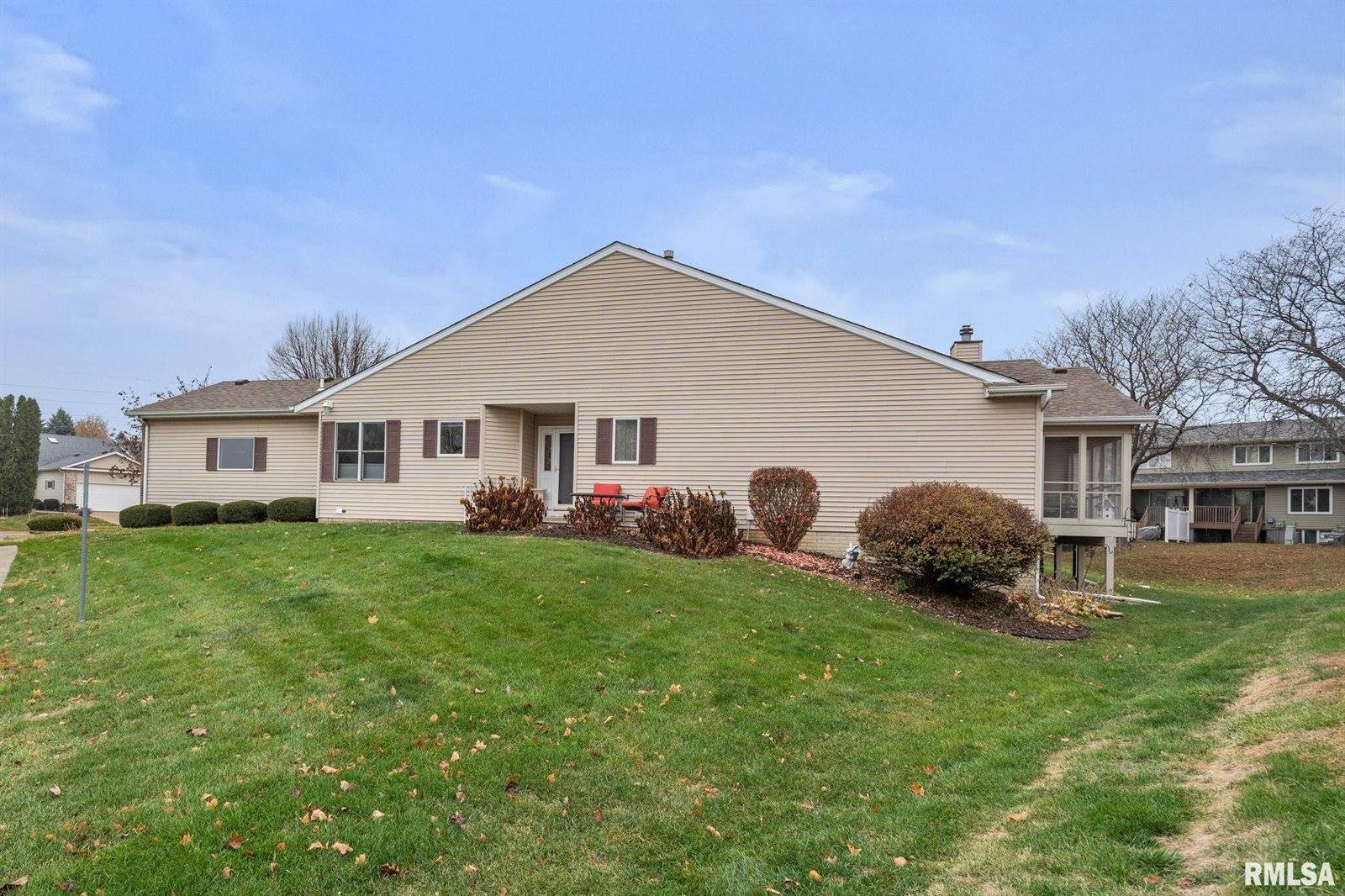 4000 Prairie Lane, Bettendorf, IA 52722