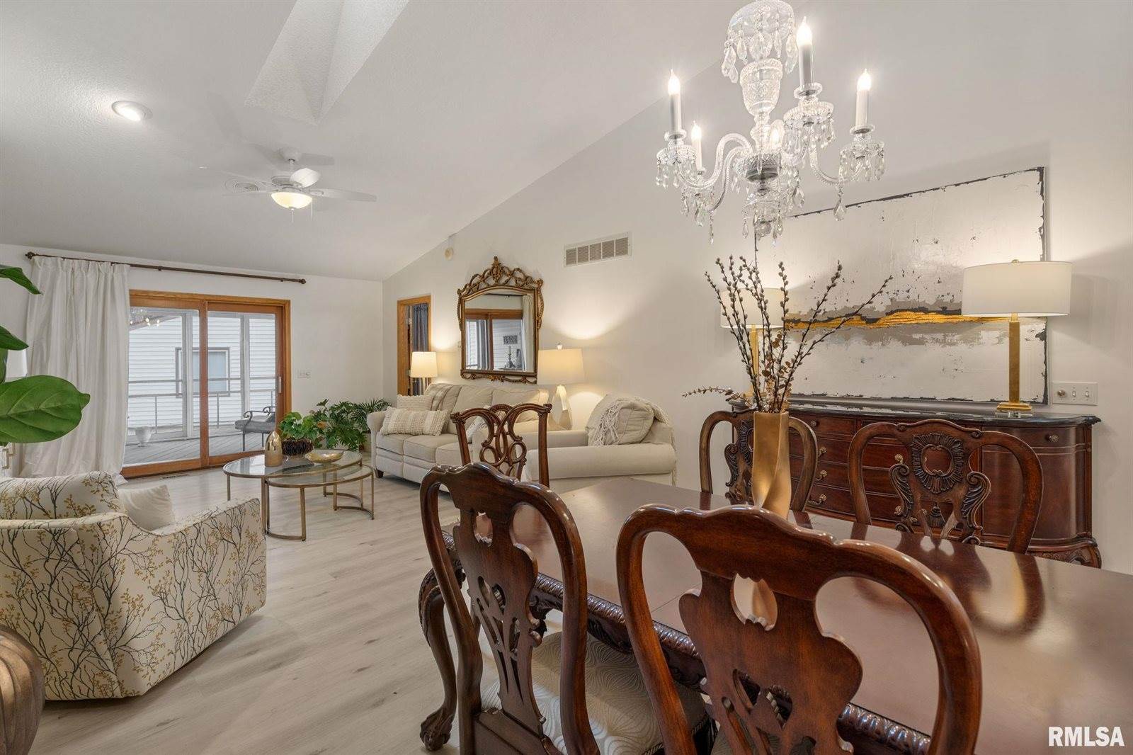 4000 Prairie Lane, Bettendorf, IA 52722