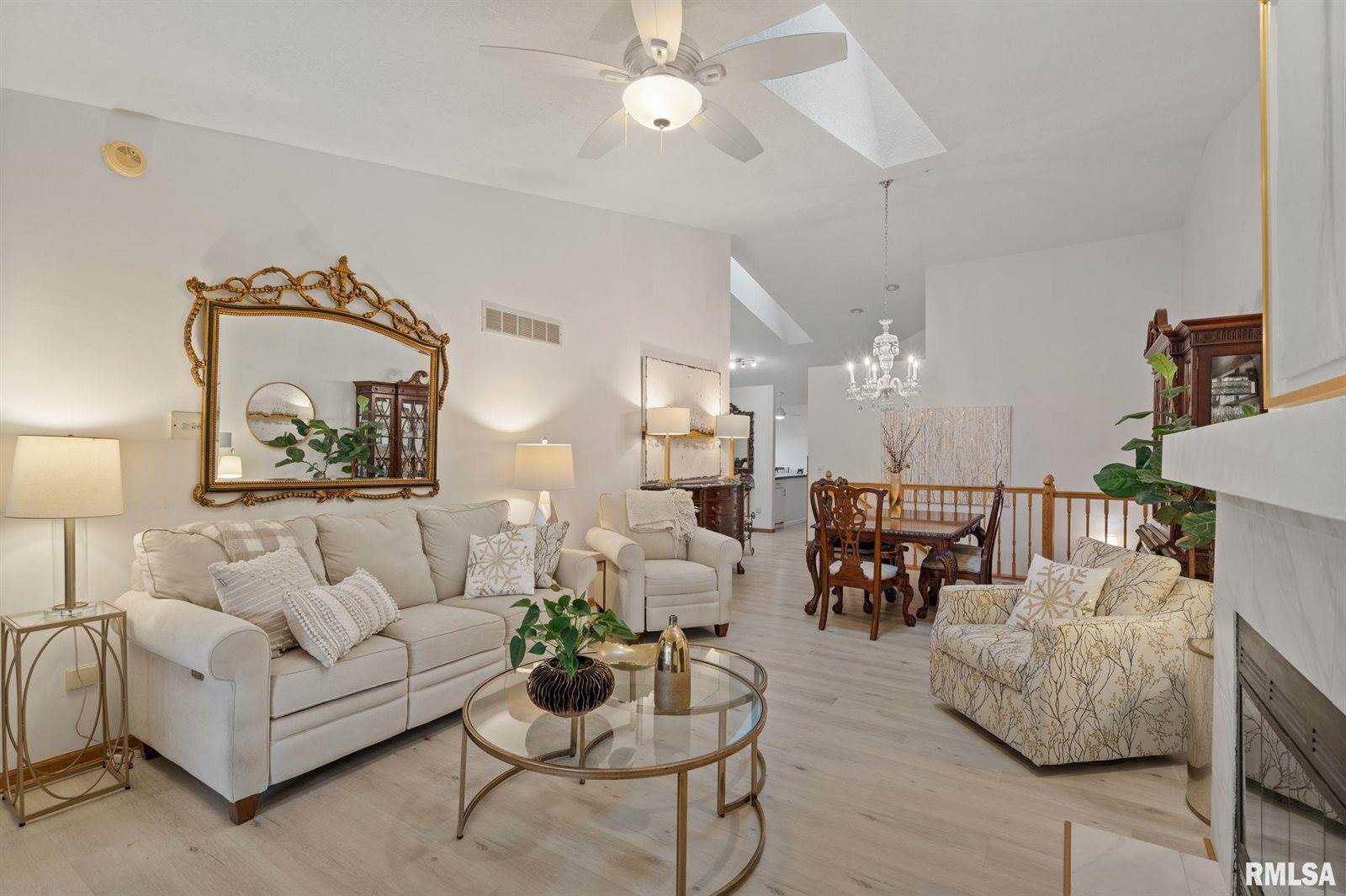 4000 Prairie Lane, Bettendorf, IA 52722