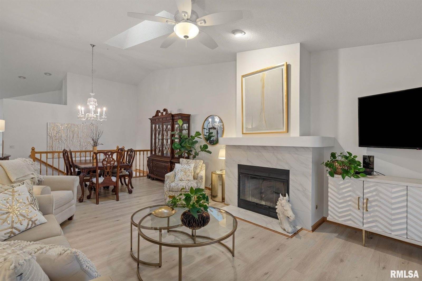 4000 Prairie Lane, Bettendorf, IA 52722