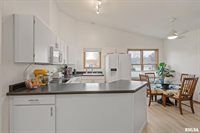 4000 Prairie Lane, Bettendorf, IA 52722