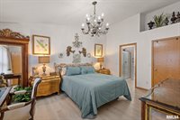 4000 Prairie Lane, Bettendorf, IA 52722