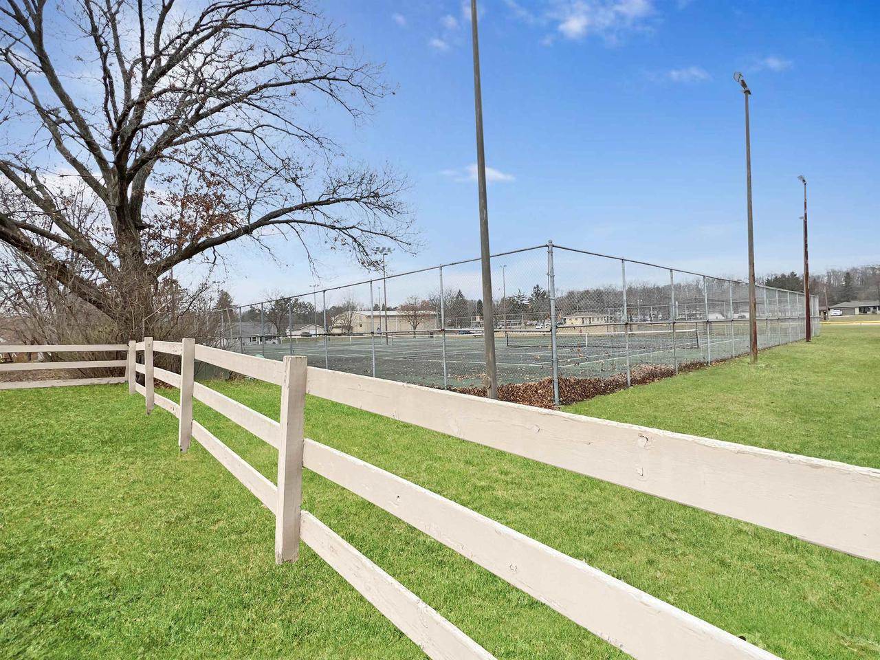 937 Seymour Street, Reedsburg, WI 53959