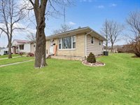 937 Seymour Street, Reedsburg, WI 53959