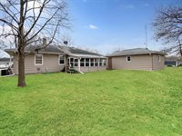 937 Seymour Street, Reedsburg, WI 53959