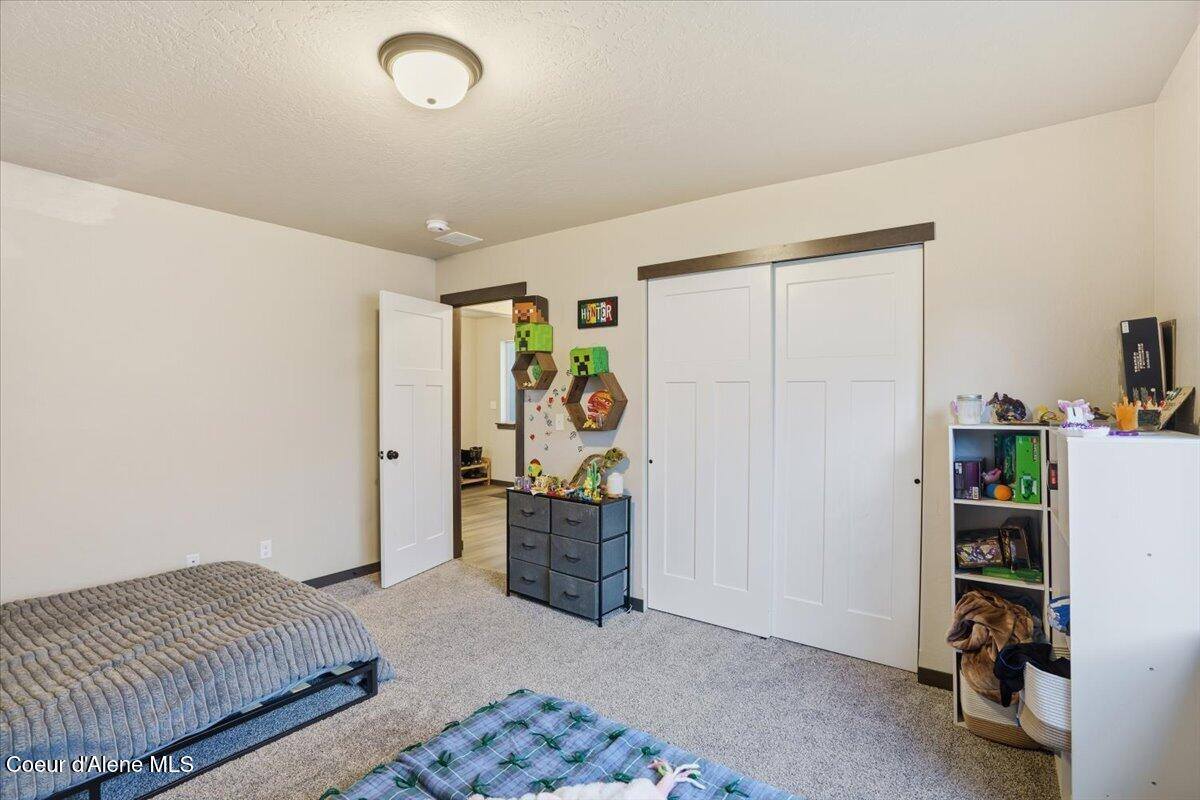 12726 North Cavanaugh Dr, Rathdrum, ID 83858