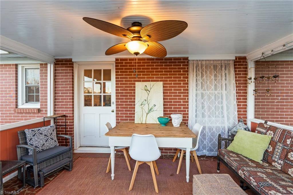 5811 Meadow Lane, Pfafftown, NC 27040