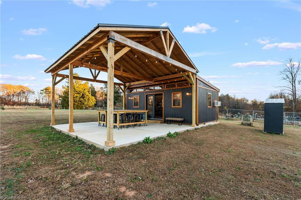 5811 Meadow Lane, Pfafftown, NC 27040