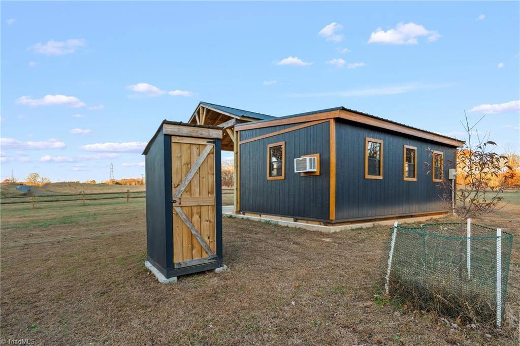 5811 Meadow Lane, Pfafftown, NC 27040