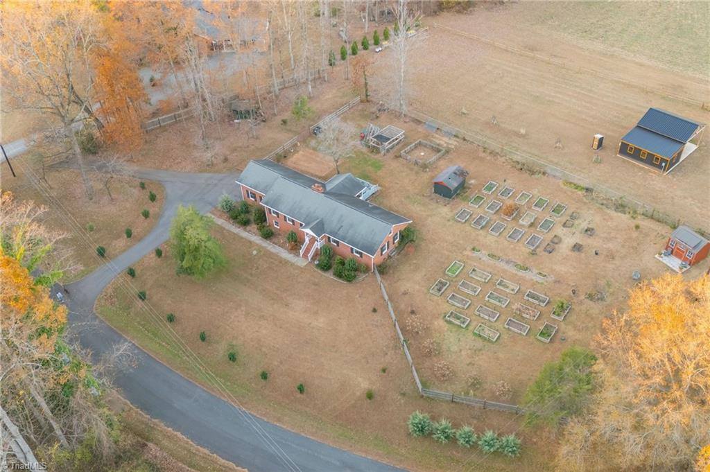 5811 Meadow Lane, Pfafftown, NC 27040