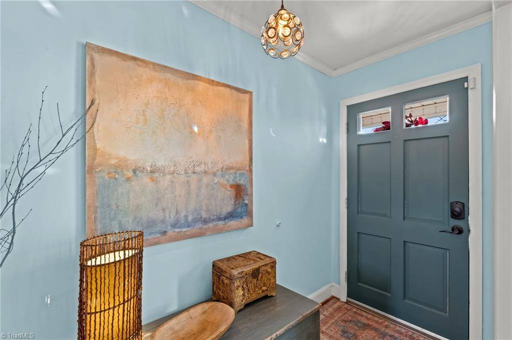 5811 Meadow Lane, Pfafftown, NC 27040