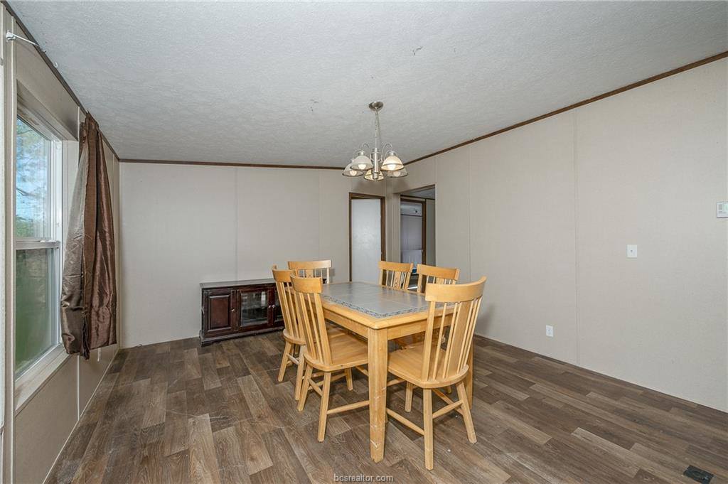 604 Sanders Lane, Franklin, TX 77856