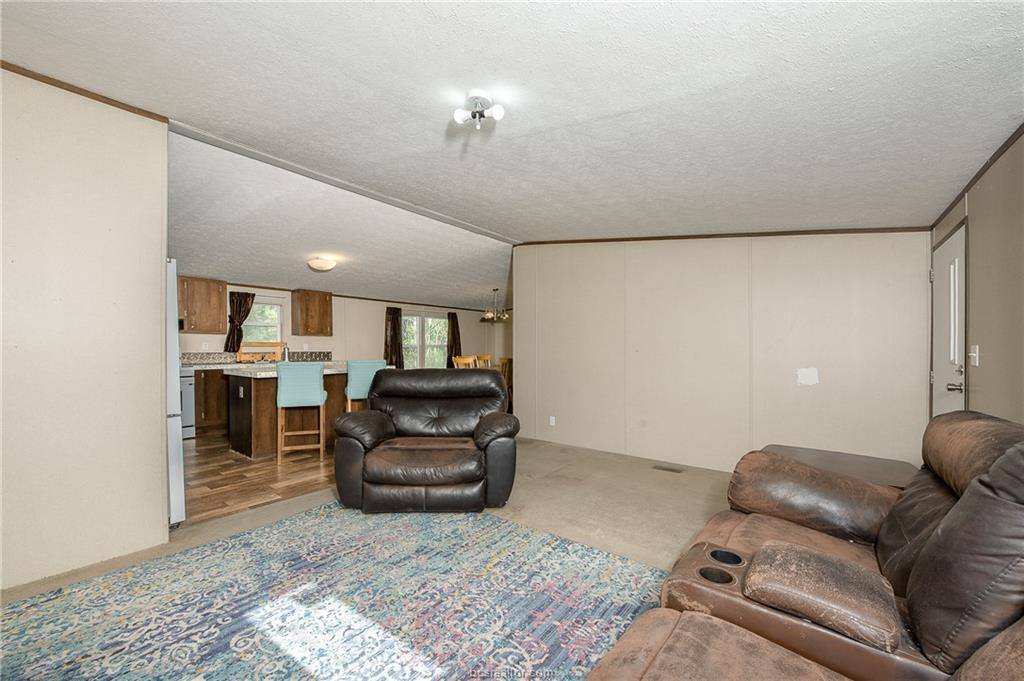 604 Sanders Lane, Franklin, TX 77856