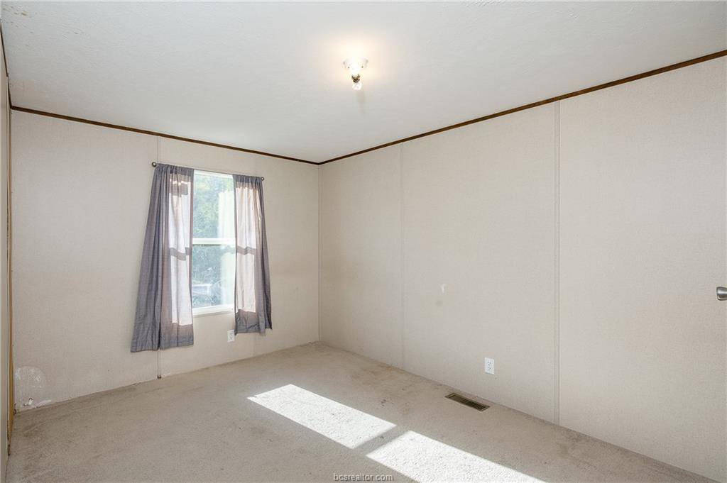 604 Sanders Lane, Franklin, TX 77856