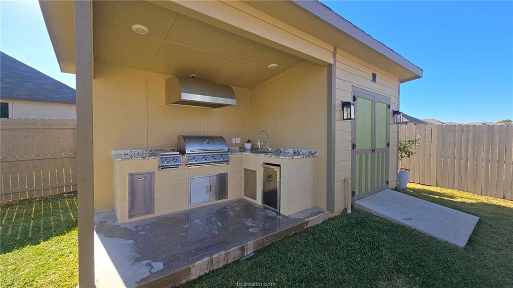 2029 Rock Ridge Avenue, Bryan, TX 77807