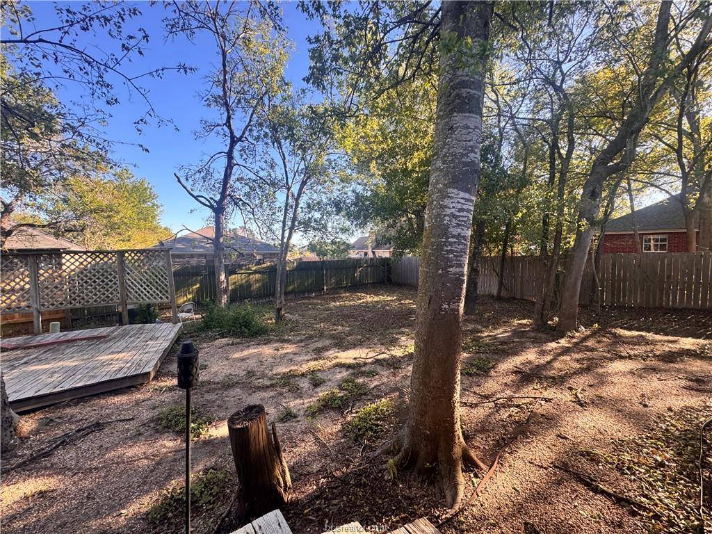 1204 Bayou Woods Drive, College Station, TX 77840